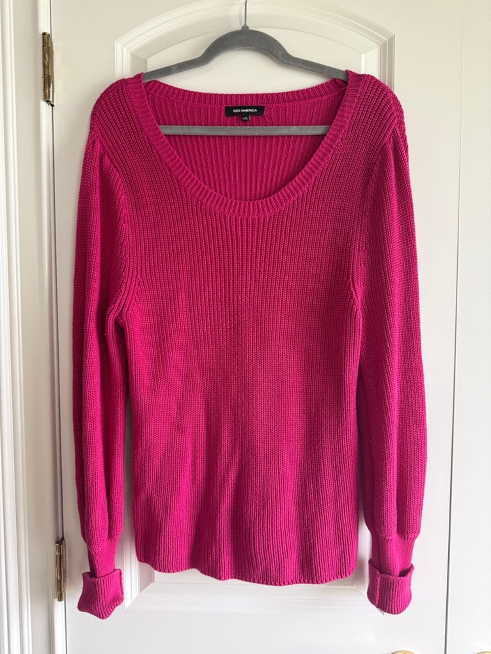 Soft 525 America Hot Pink Ribbed Crew Neck Sweater, size M, excellent condition!